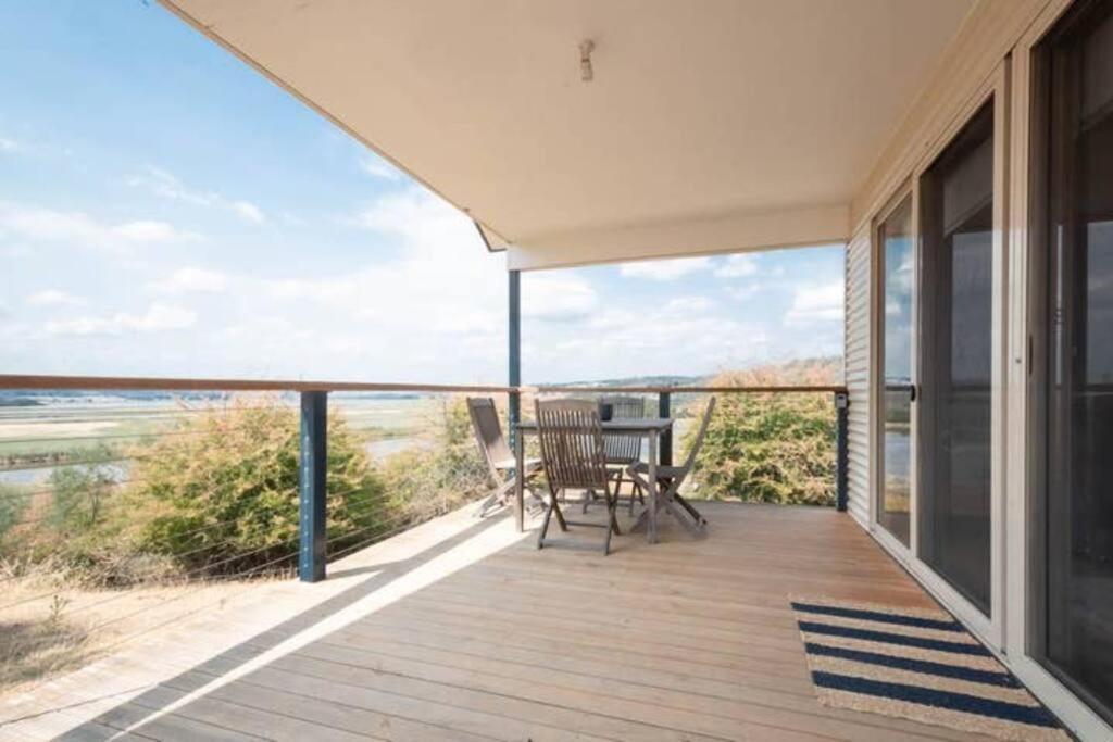 Private 2 Bedroom Cabin Retreat Legana Exterior foto