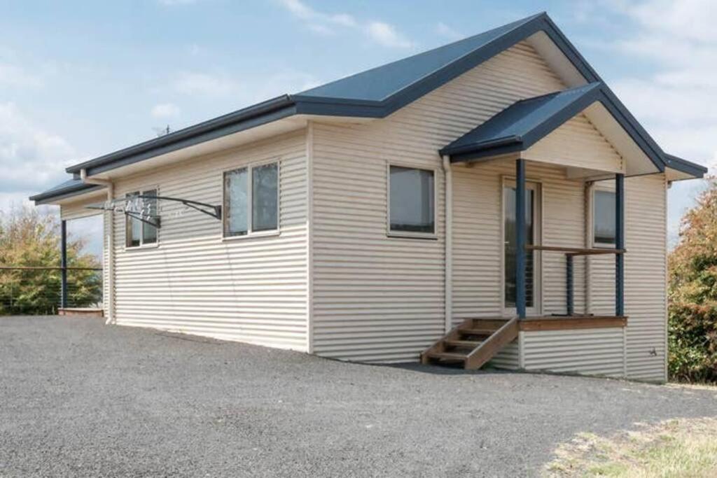 Private 2 Bedroom Cabin Retreat Legana Exterior foto
