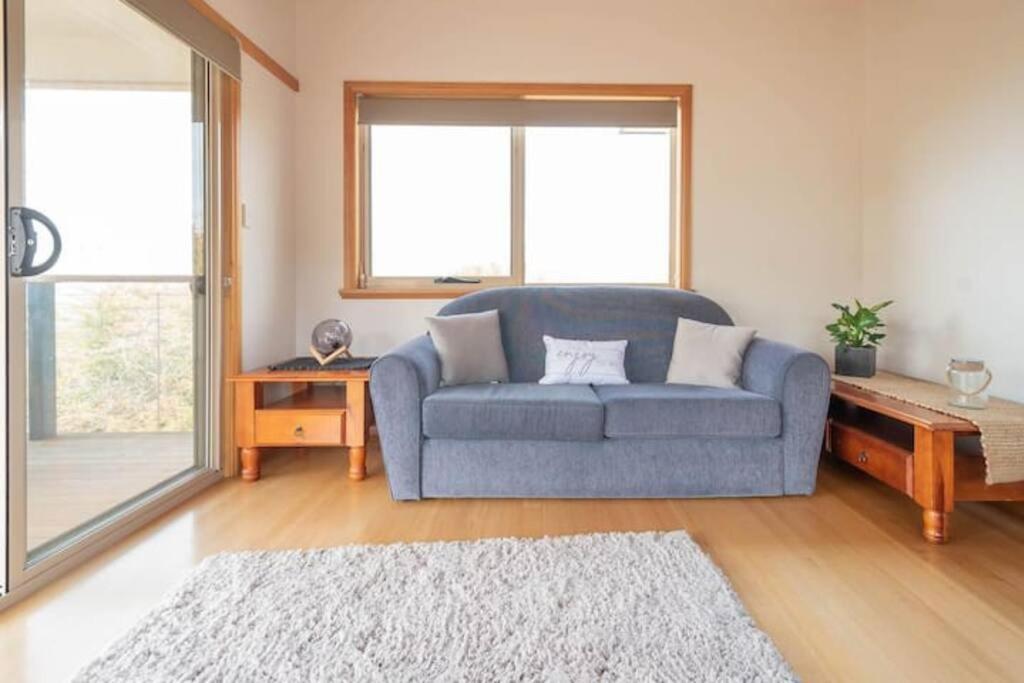 Private 2 Bedroom Cabin Retreat Legana Exterior foto